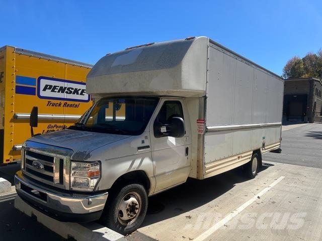 Ford E-350 Панельні фургони