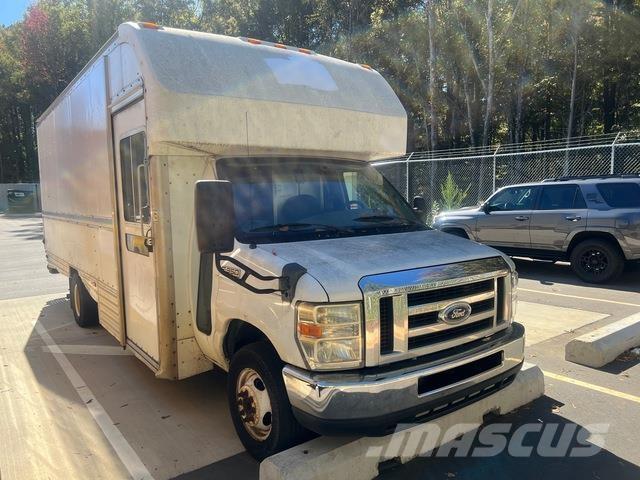 Ford E-350 Панельні фургони