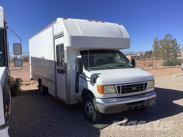 Ford E-350 Фургони