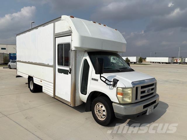 Ford E-350 Фургони