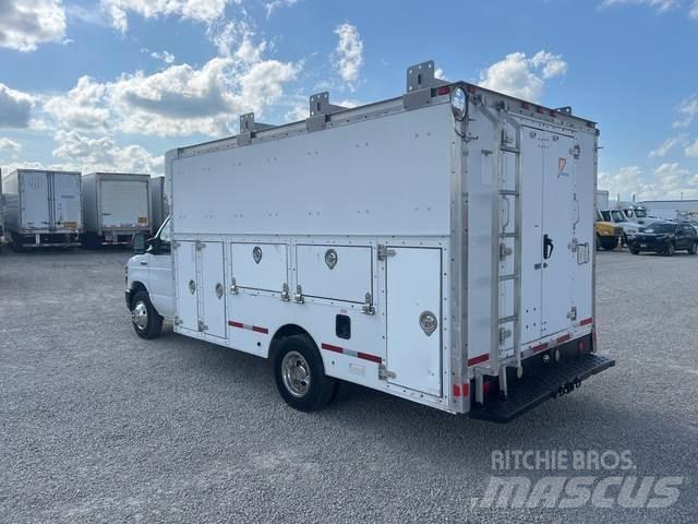 Ford E-450 Пікапи / Бічне розвантаження