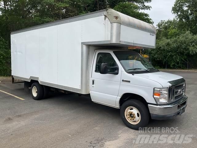 Ford E-450 Фургони