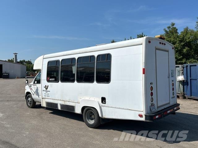 Ford E-450 Мікроавтобуси