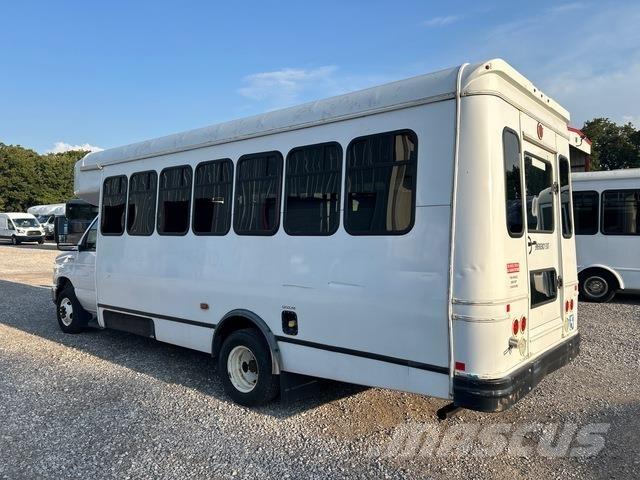 Ford E-450 Мікроавтобуси