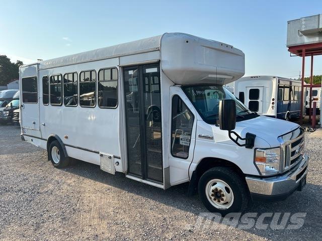 Ford E-450 Мікроавтобуси