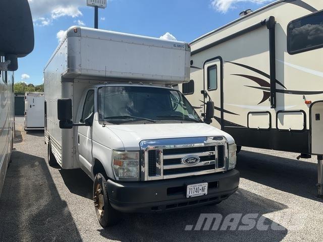 Ford E-450 Фургони