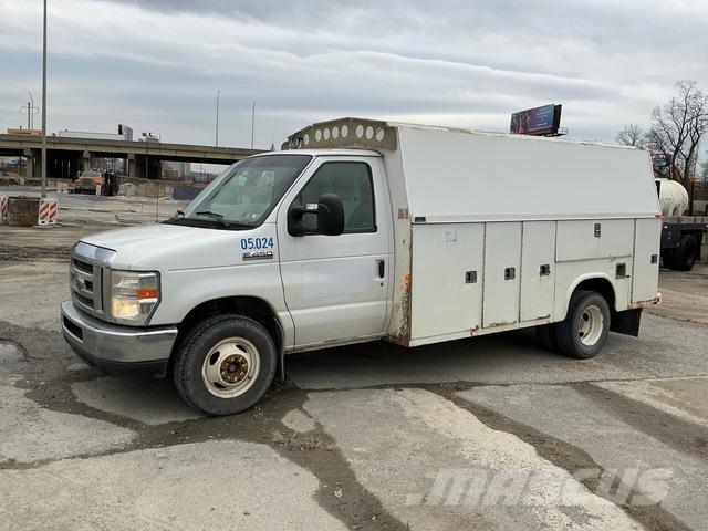 Ford E-450 Пікапи / Бічне розвантаження