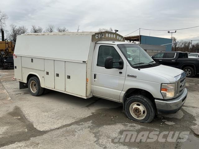 Ford E-450 Пікапи / Бічне розвантаження