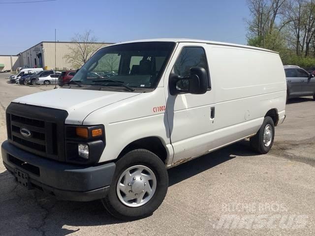 Ford E250 Панельні фургони