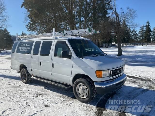 Ford E350 Панельні фургони