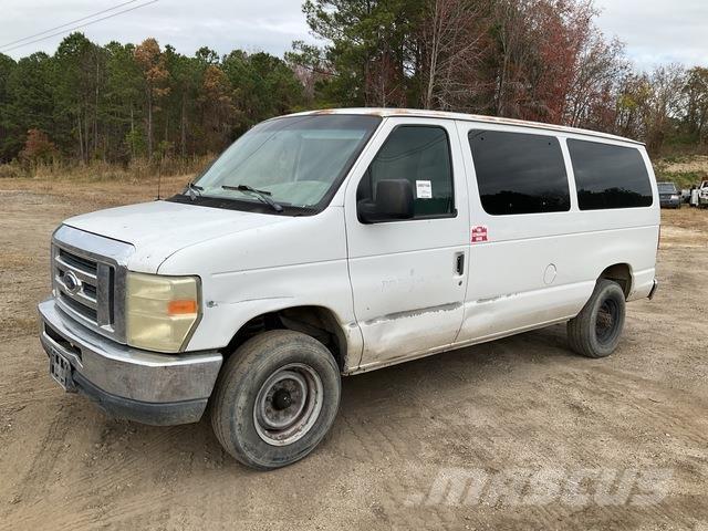 Ford E350 Автомобілі