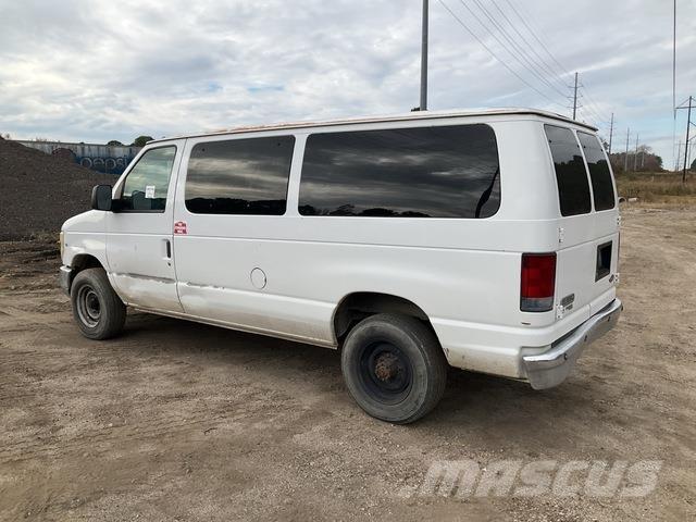 Ford E350 Автомобілі