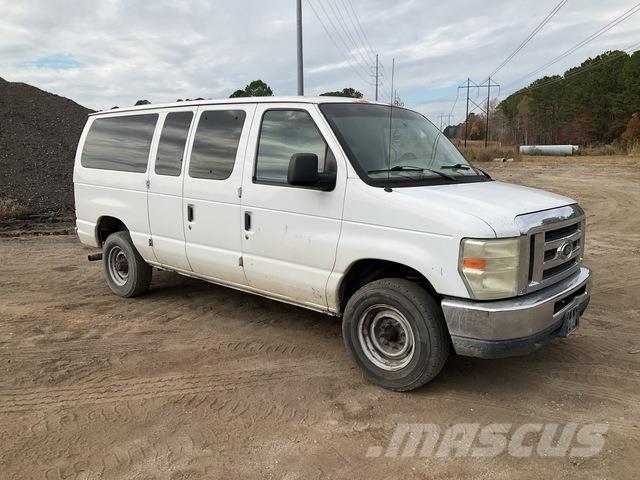 Ford E350 Автомобілі