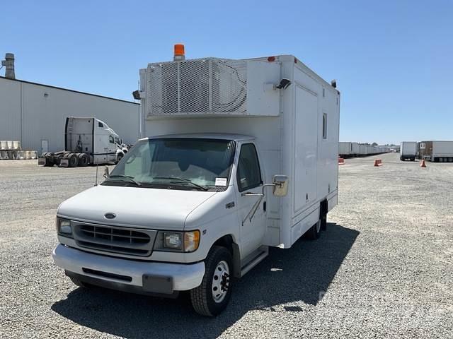 Ford E450 Панельні фургони