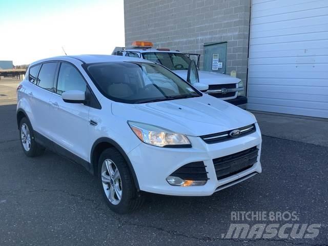 Ford Escape Автомобілі