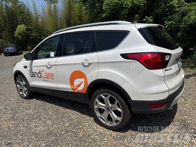 Ford Escape Автомобілі