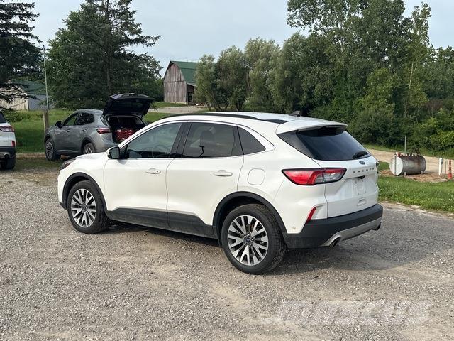 Ford Escape Автомобілі