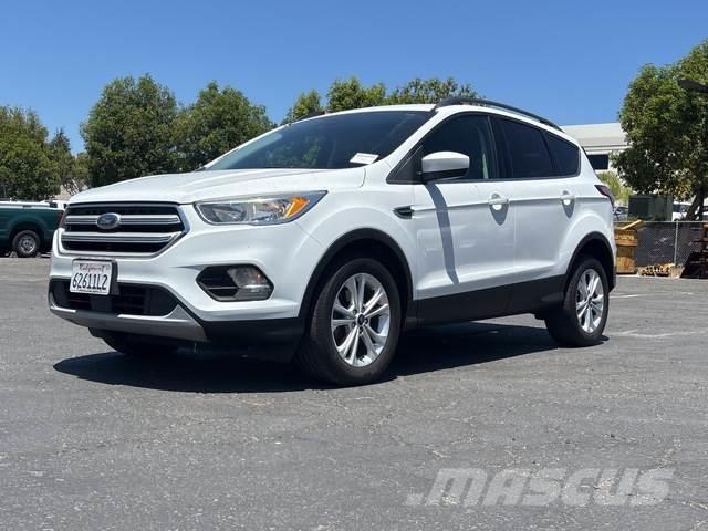 Ford Escape Автомобілі