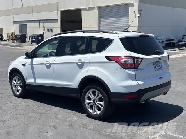 Ford Escape Автомобілі