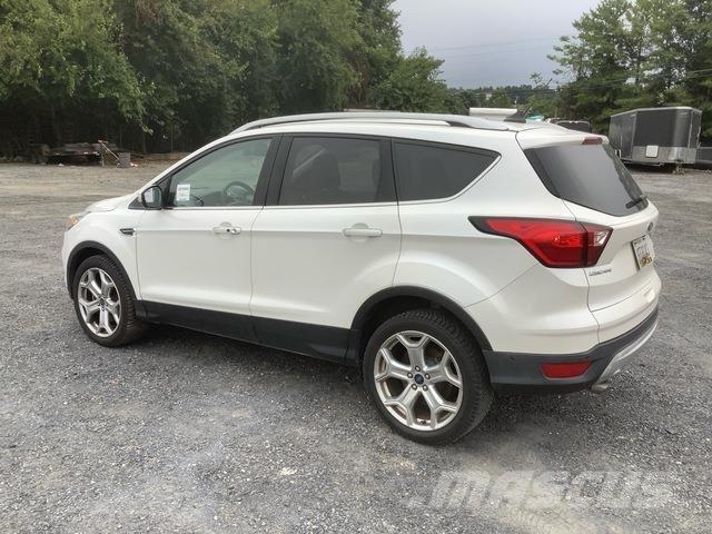 Ford Escape Автомобілі
