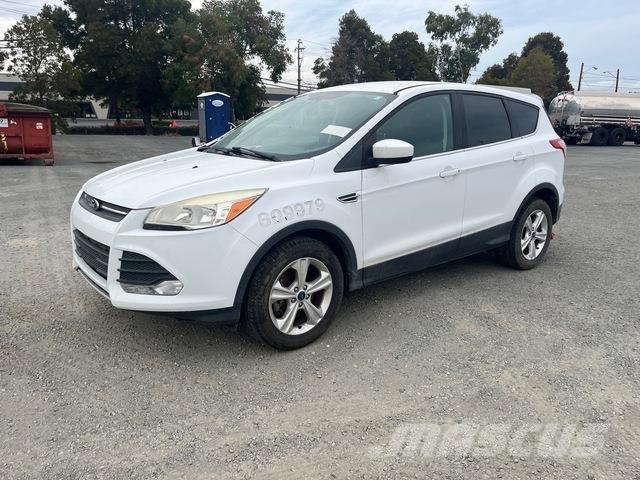 Ford Escape Автомобілі
