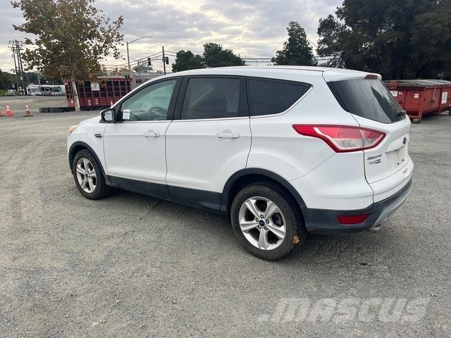 Ford Escape Автомобілі