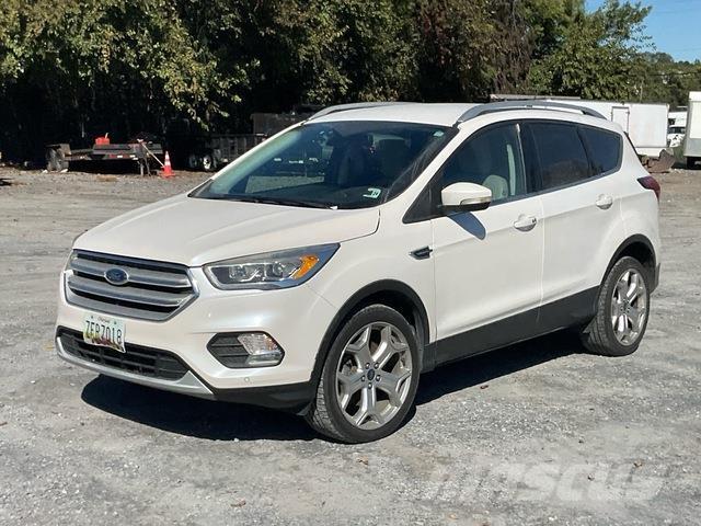 Ford Escape Автомобілі