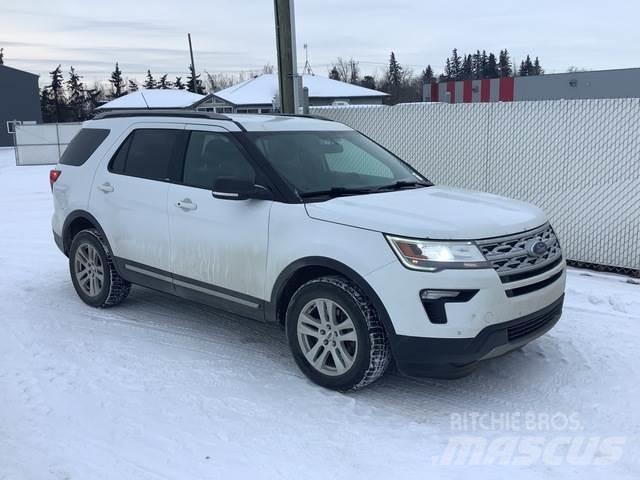 Ford Explorer Автомобілі