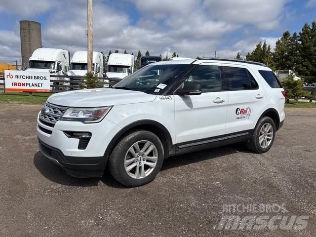Ford Explorer Автомобілі