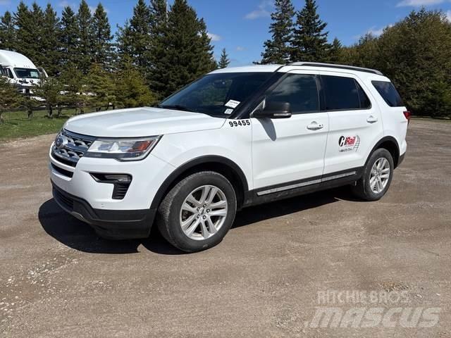 Ford Explorer Автомобілі