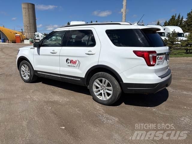 Ford Explorer Автомобілі
