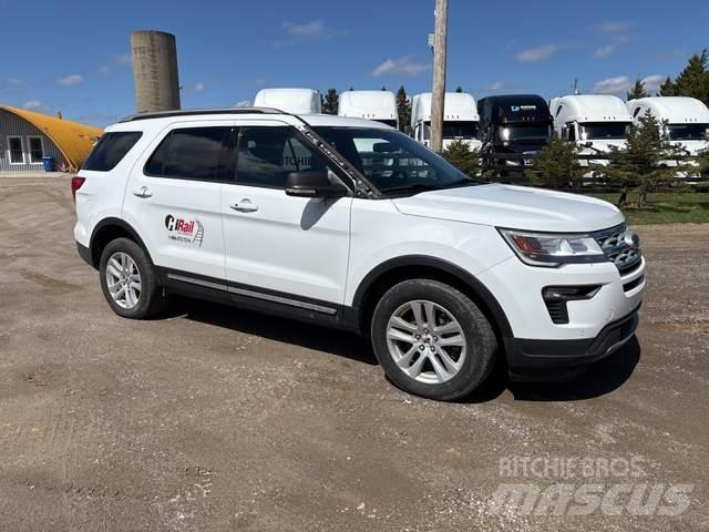 Ford Explorer Автомобілі