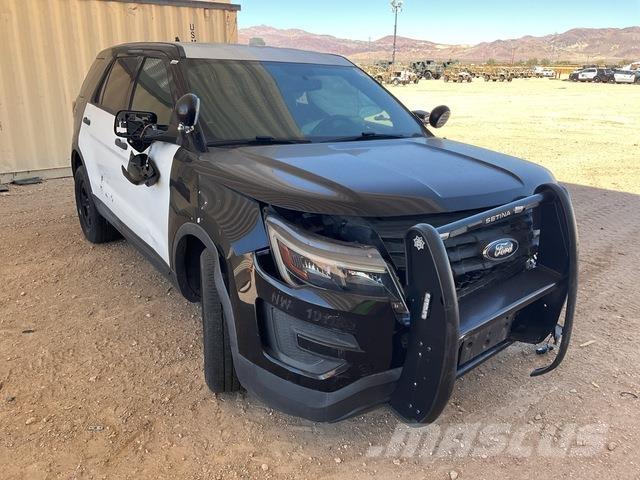 Ford Explorer Автомобілі