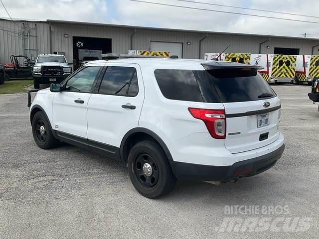 Ford Explorer Автомобілі