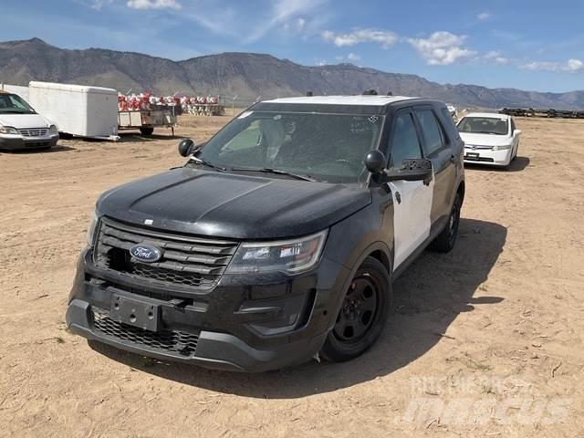 Ford Explorer Автомобілі