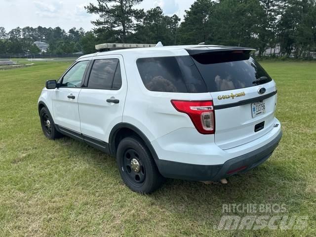 Ford Explorer Автомобілі