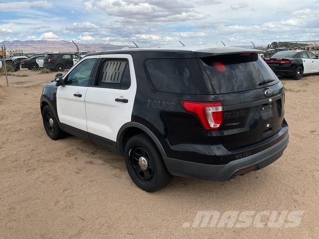 Ford Explorer Автомобілі