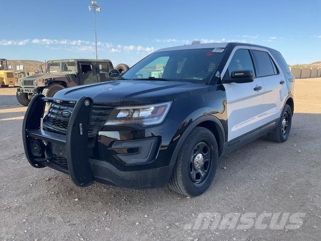Ford Explorer Автомобілі