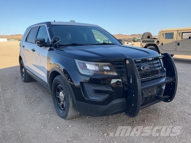Ford Explorer Автомобілі