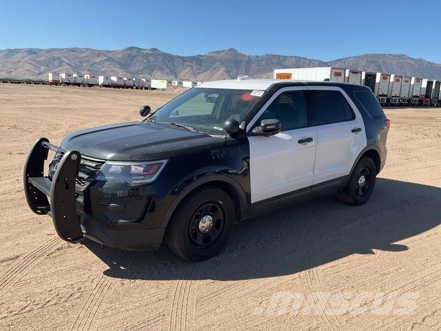 Ford Explorer Автомобілі