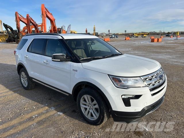 Ford Explorer Автомобілі