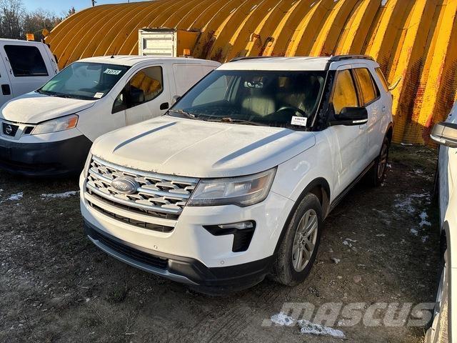 Ford Explorer Автомобілі
