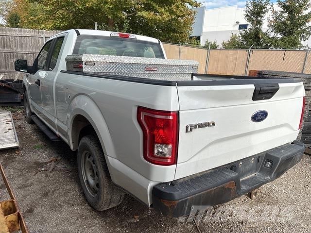 Ford F-150 Пікапи / Бічне розвантаження