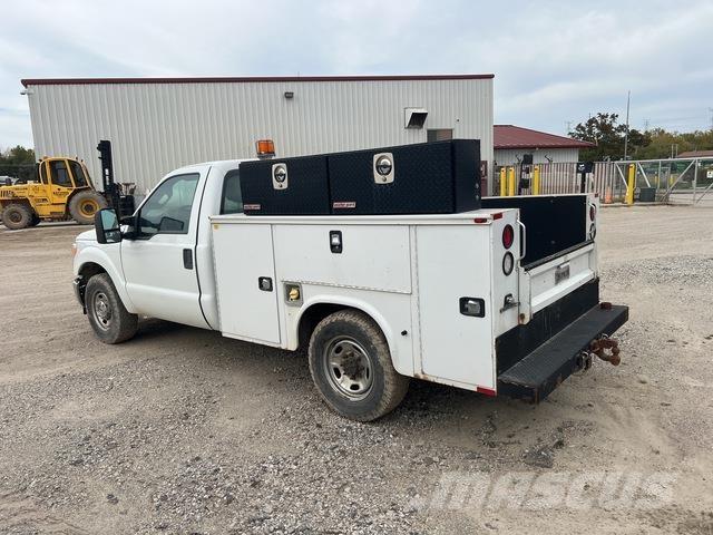 Ford F-250 Пікапи / Бічне розвантаження
