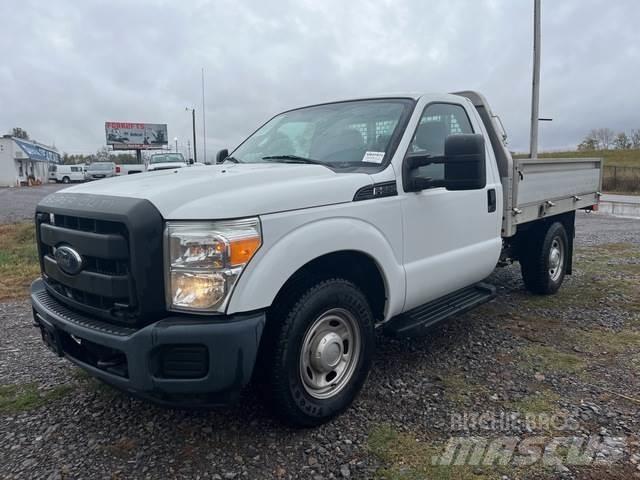Ford F-250 Вантажівки-платформи/бокове розвантаження