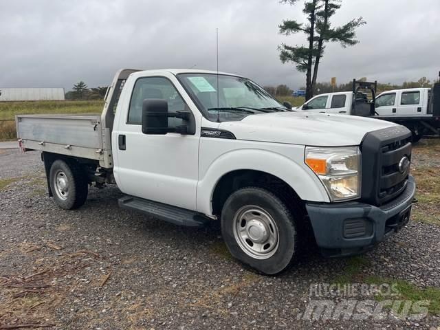 Ford F-250 Вантажівки-платформи/бокове розвантаження