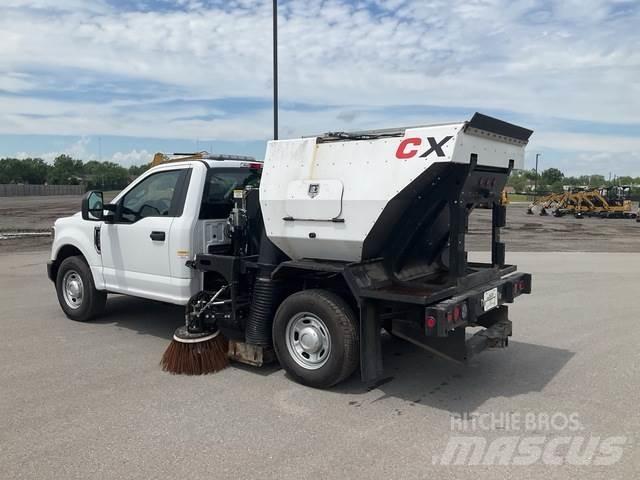 Ford F-250 Прибиральні машини