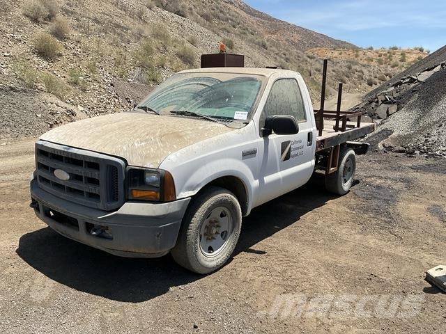 Ford F-250 Вантажівки-платформи/бокове розвантаження