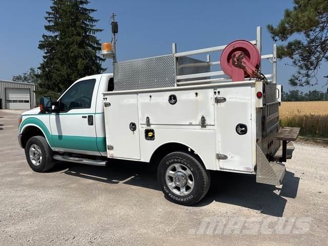 Ford F-250 Пікапи / Бічне розвантаження