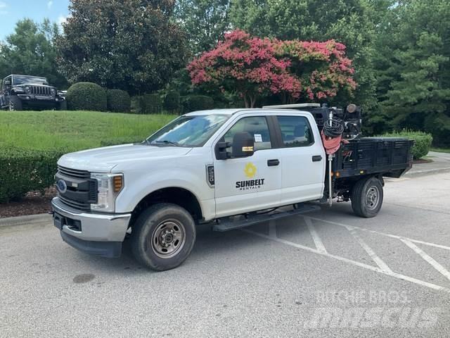 Ford F-250 Вантажівки-платформи/бокове розвантаження